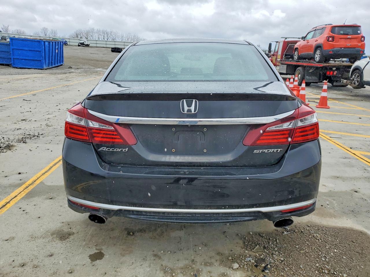 2016 HONDA ACCORD photo 16