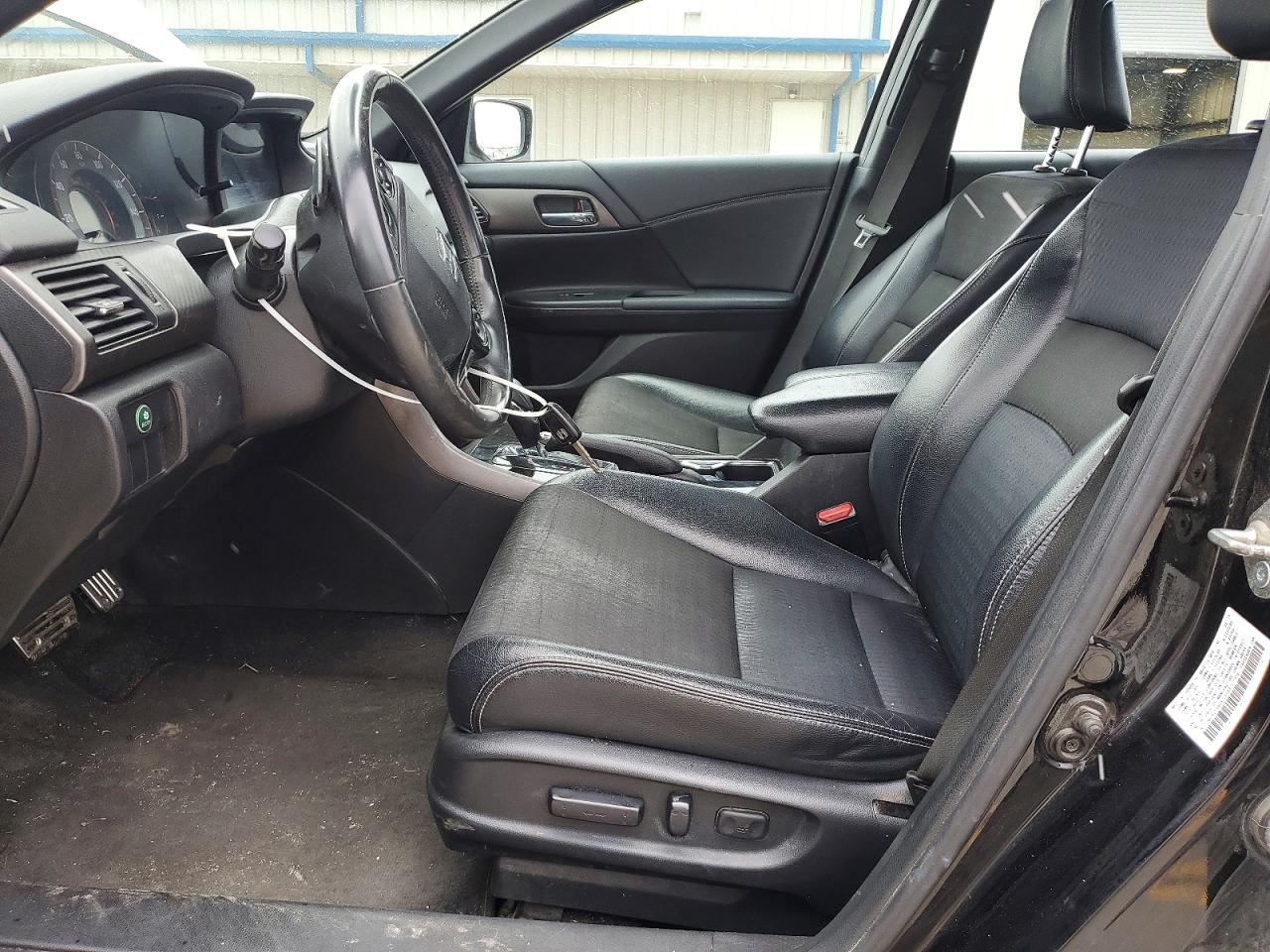 2016 HONDA ACCORD photo 19