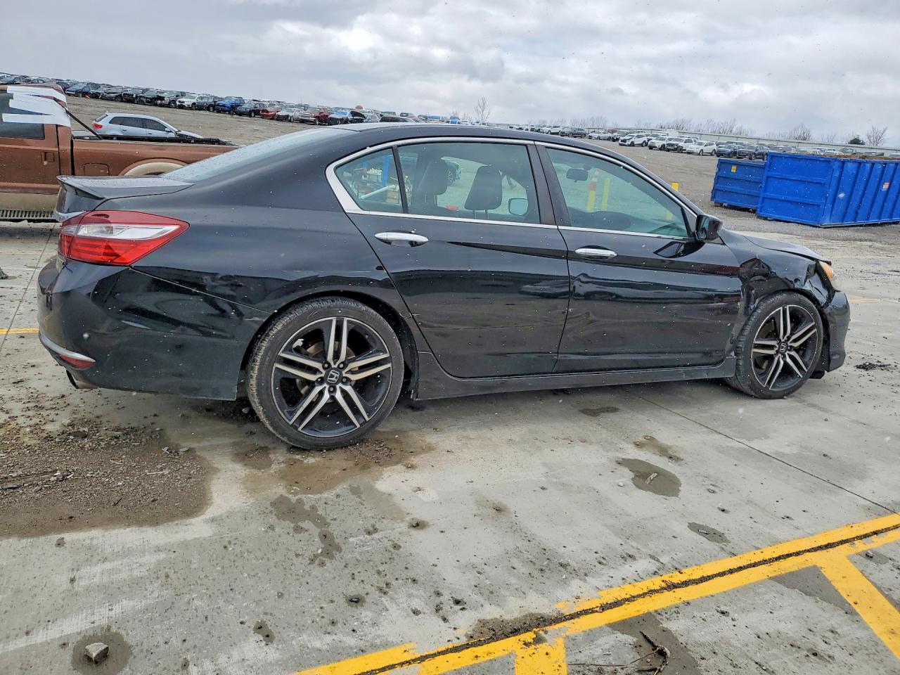 2016 HONDA ACCORD photo 7