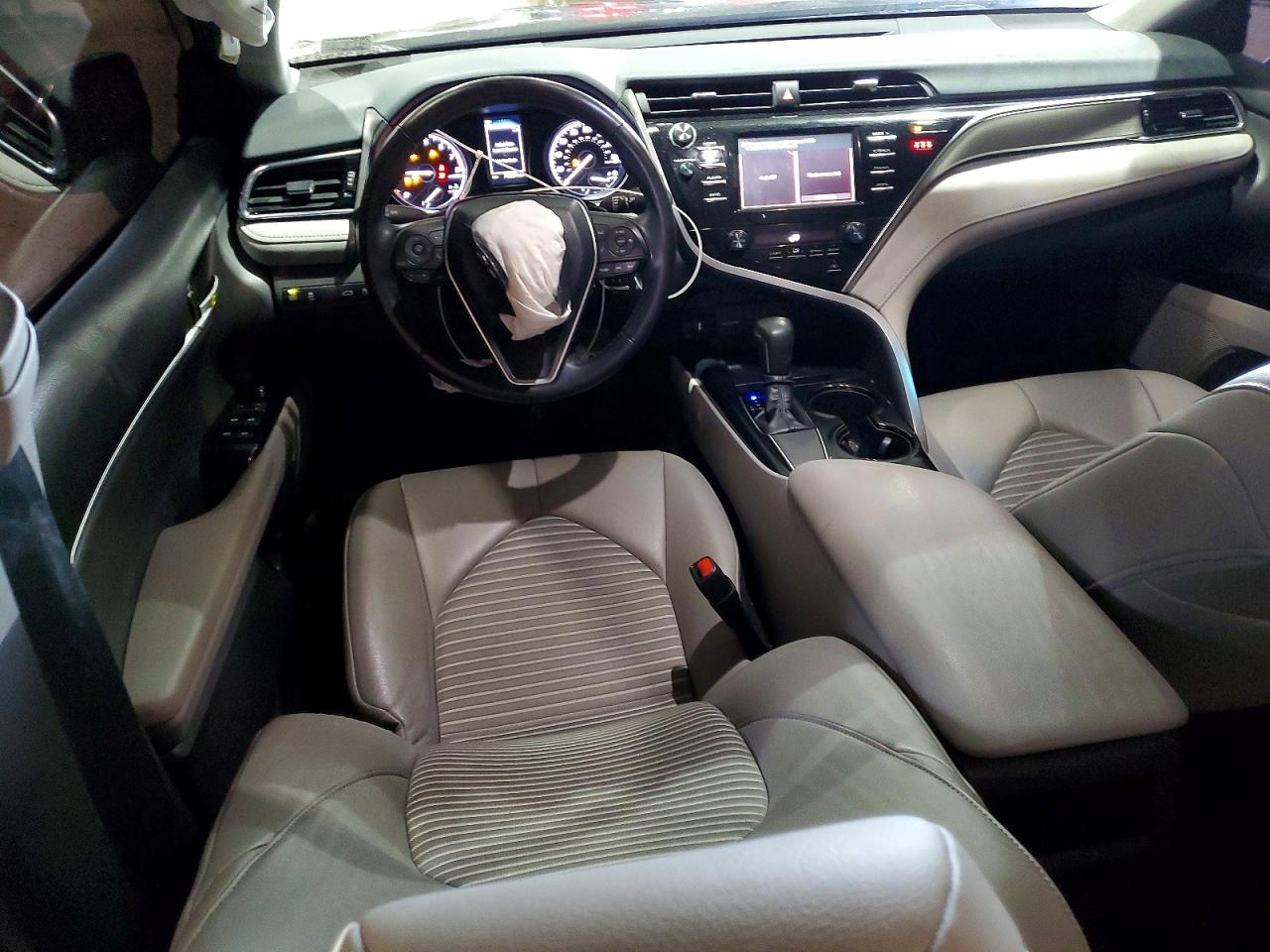 2018 TOYOTA CAMRY SE photo 22
