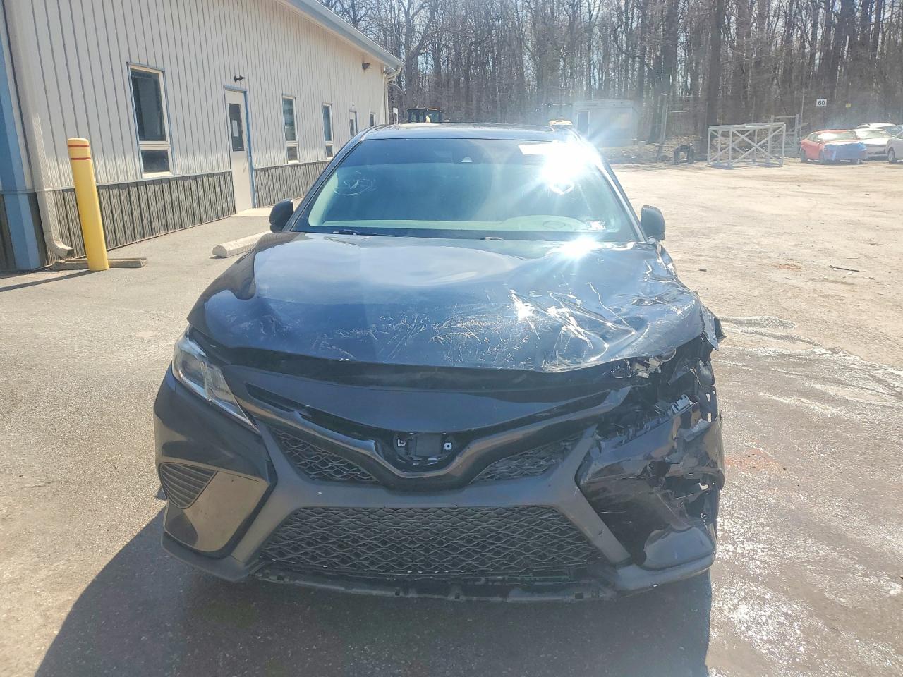 2018 TOYOTA CAMRY SE photo 13