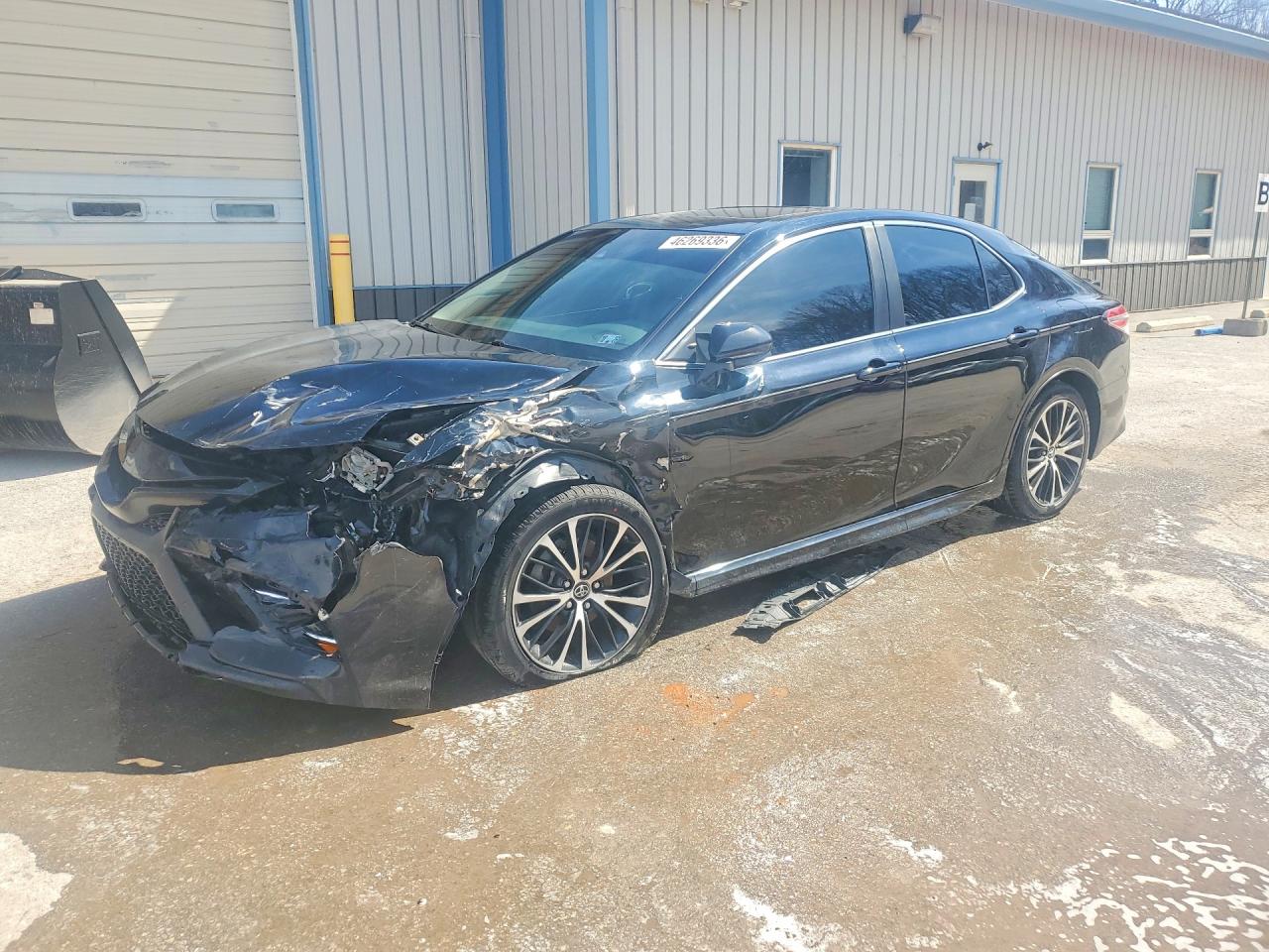 2018 TOYOTA CAMRY