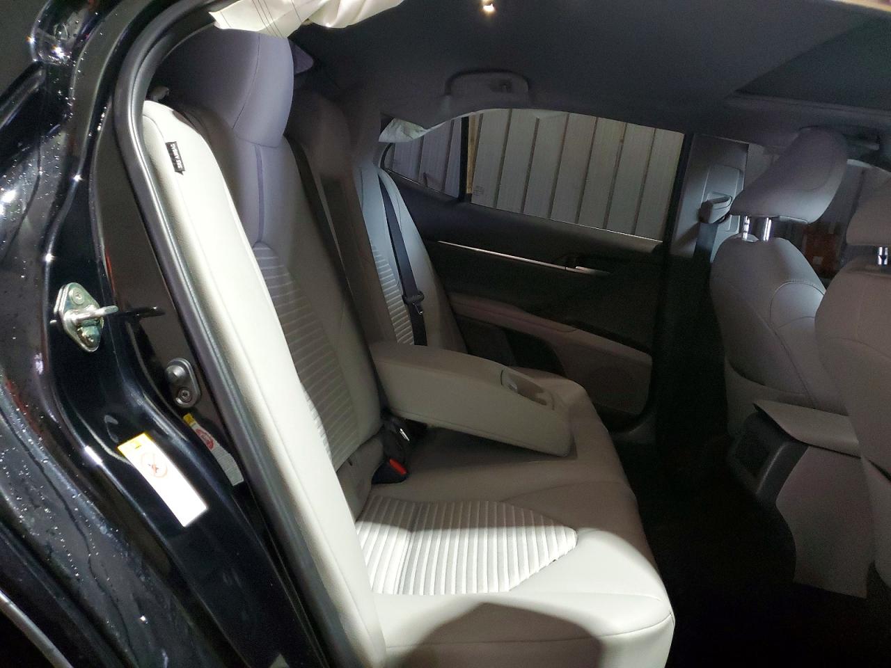 2018 TOYOTA CAMRY SE photo 28