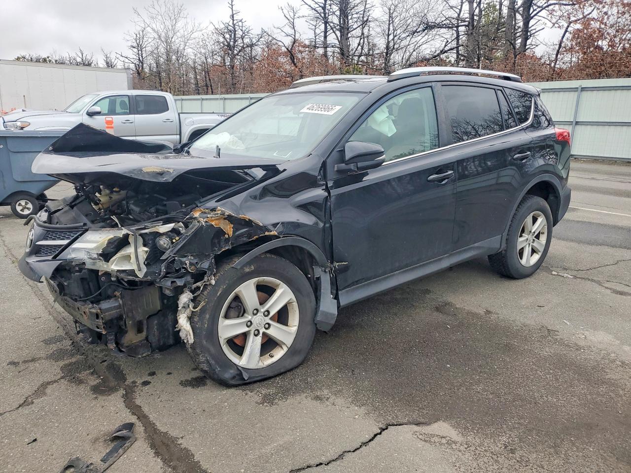 2014 TOYOTA RAV4 XLE photo 2