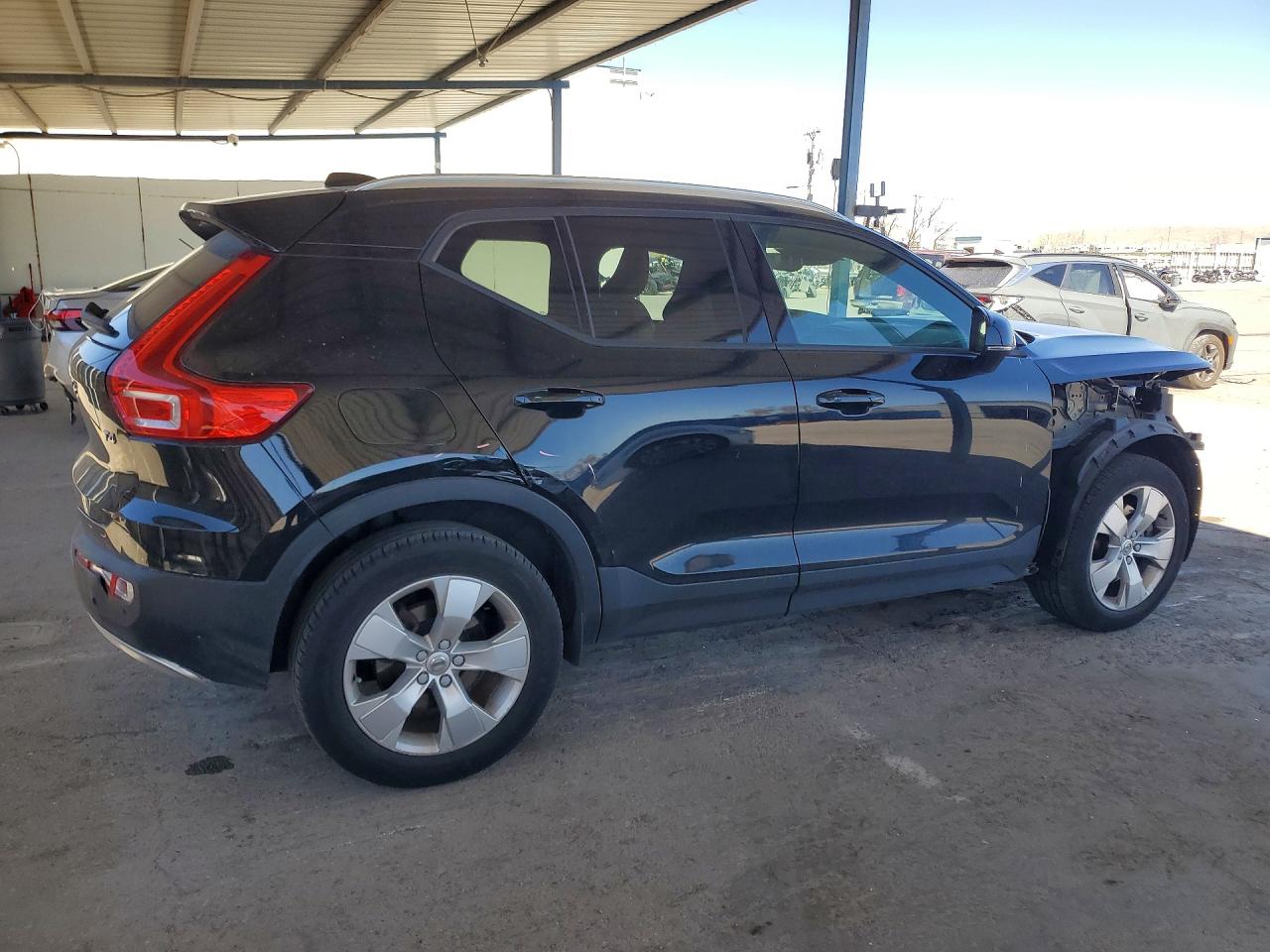 2020 VOLVO XC40 T4 MOMENTUM photo 5