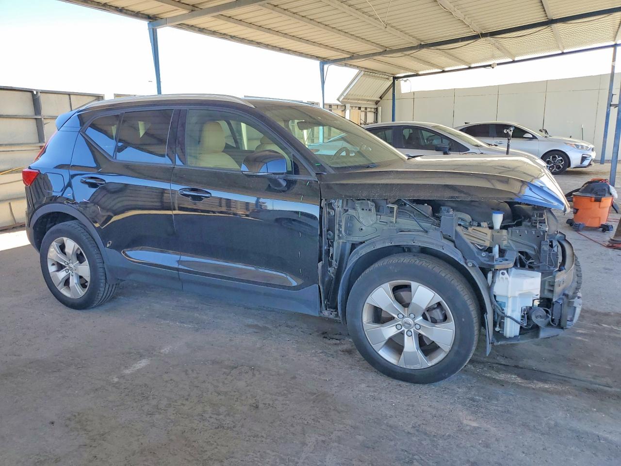 2020 VOLVO XC40 T4 MOMENTUM photo 7