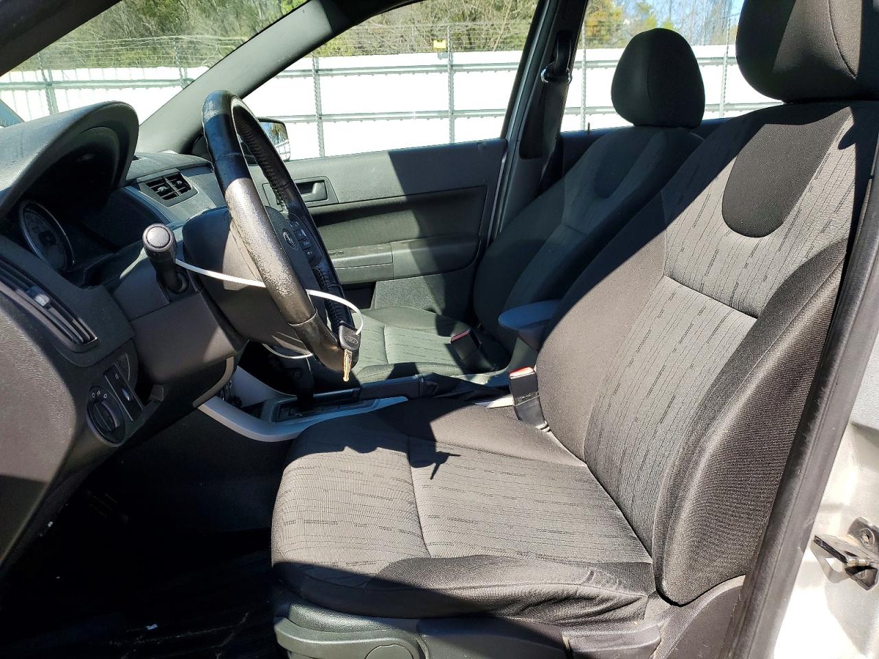 2009 FORD FOCUS SE photo 7