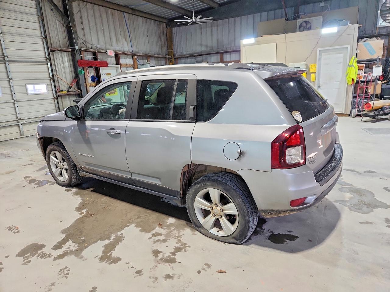 2017 JEEP COMPASS LATITUDE photo 4