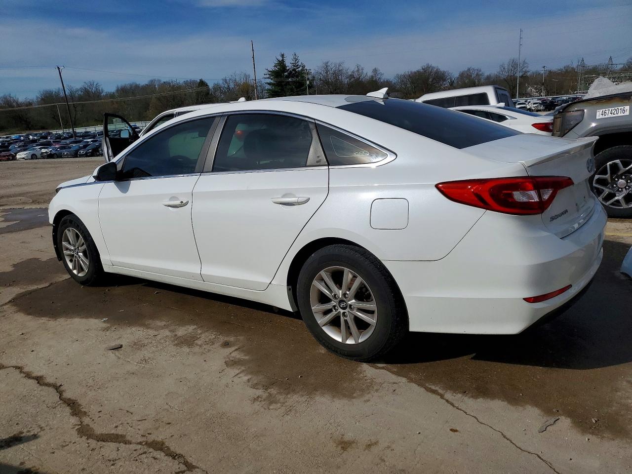 2016 HYUNDAI SONATA BASE photo 3
