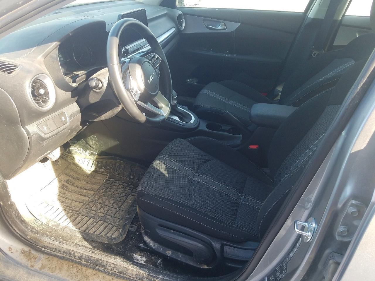 2024 KIA FORTE LX photo 13