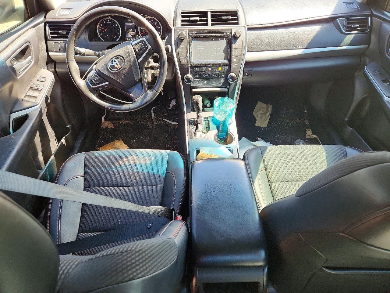 2017 TOYOTA CAMRY SE photo 15