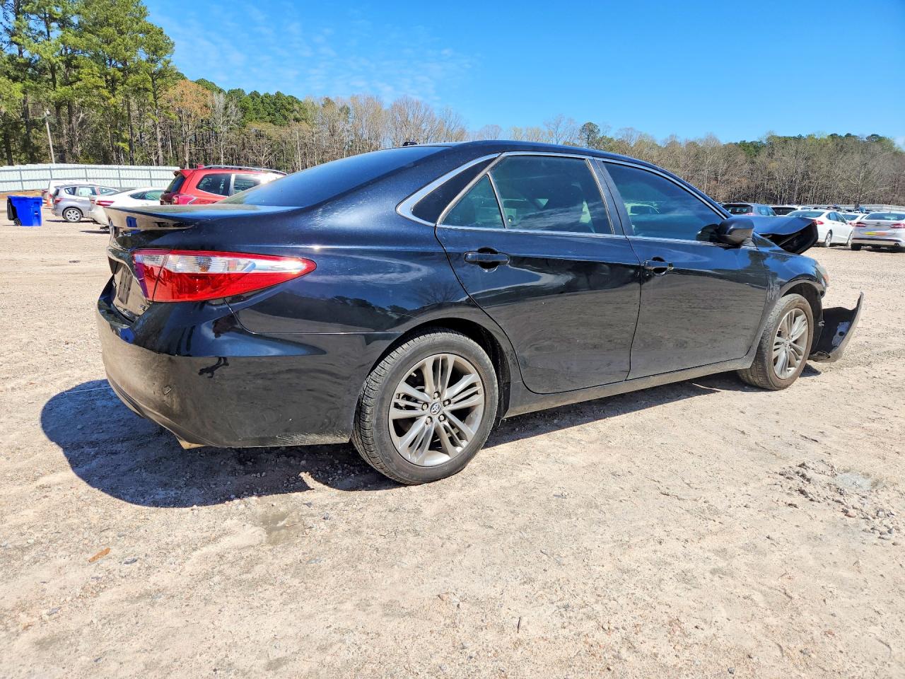 2017 TOYOTA CAMRY SE photo 5