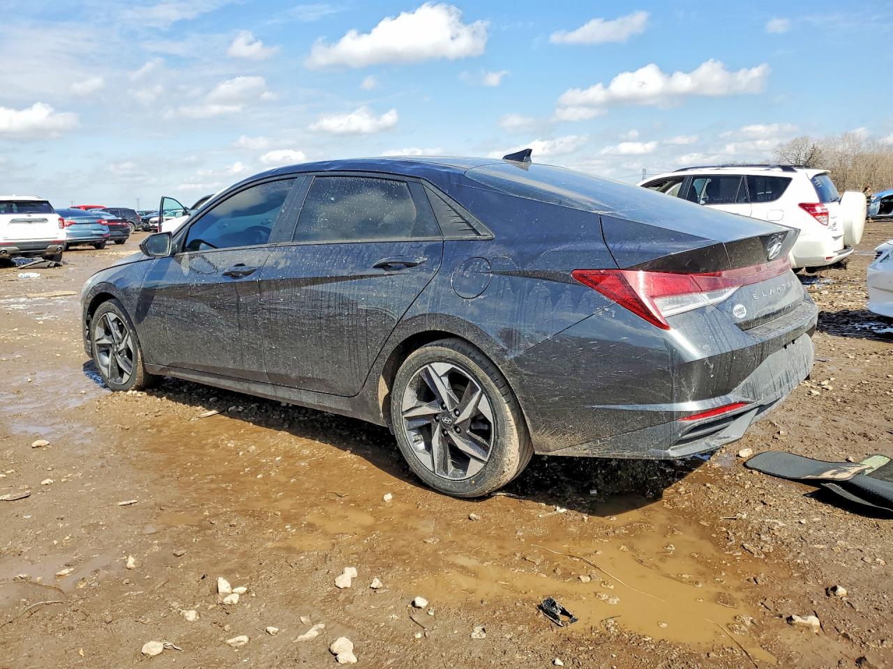2023 HYUNDAI ELANTRA SEL photo 3