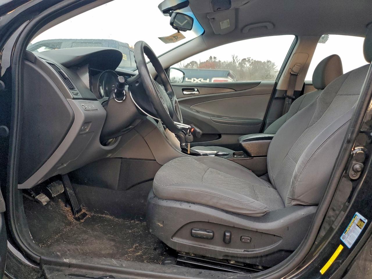 2014 HYUNDAI SONATA GLS photo 13