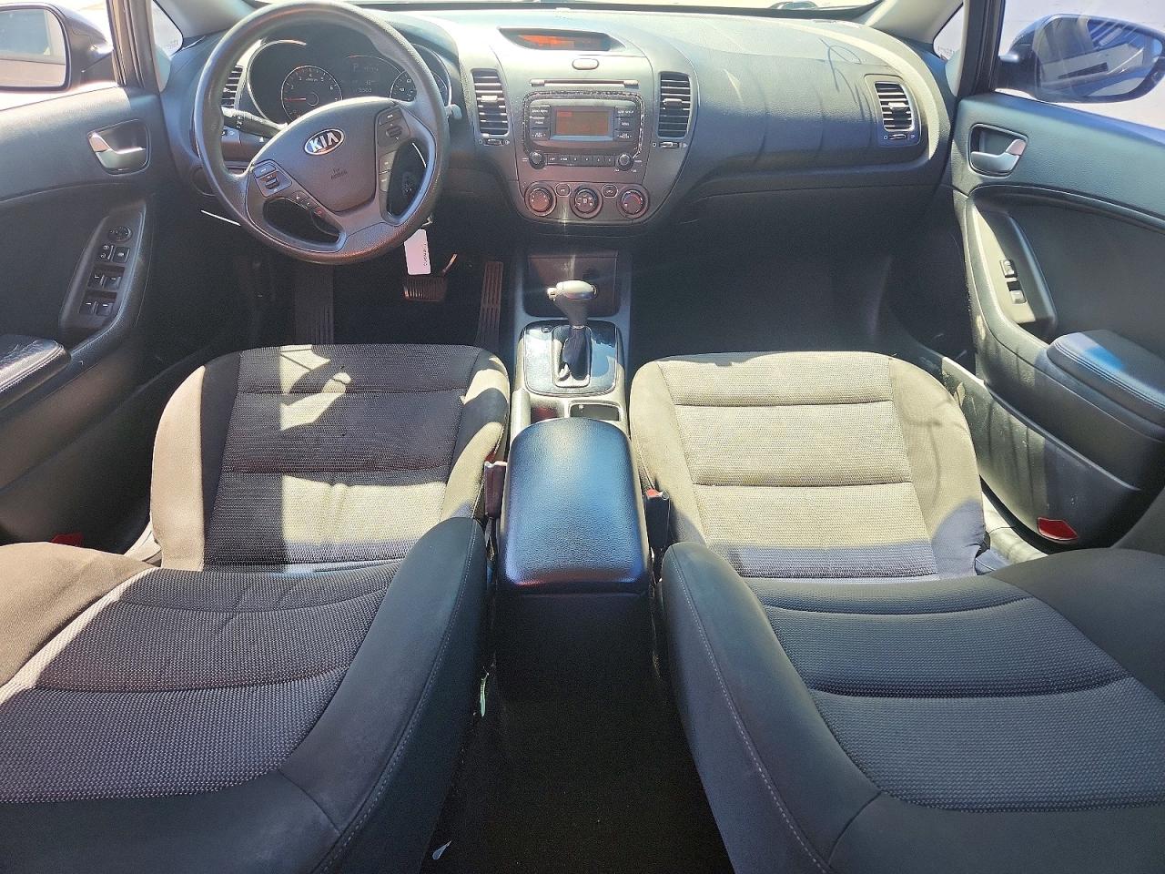 2017 KIA FORTE LX photo 22