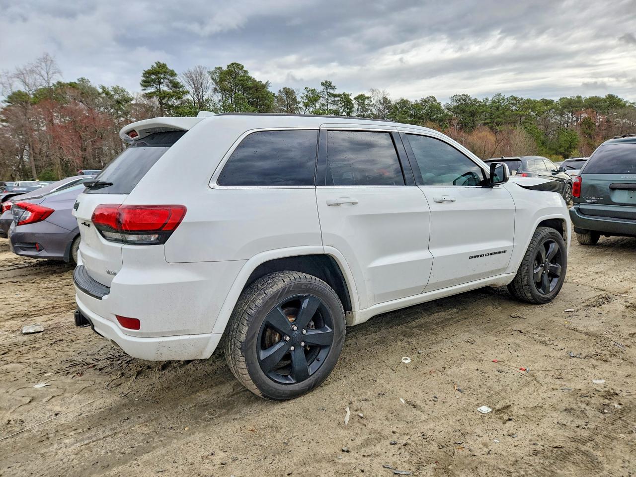 2015 JEEP GRAND CHEROKEE LAREDO photo 3