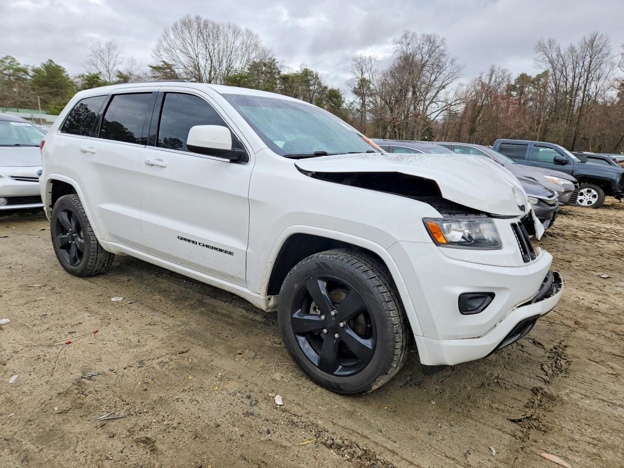 2015 JEEP GRAND CHEROKEE LAREDO photo 4