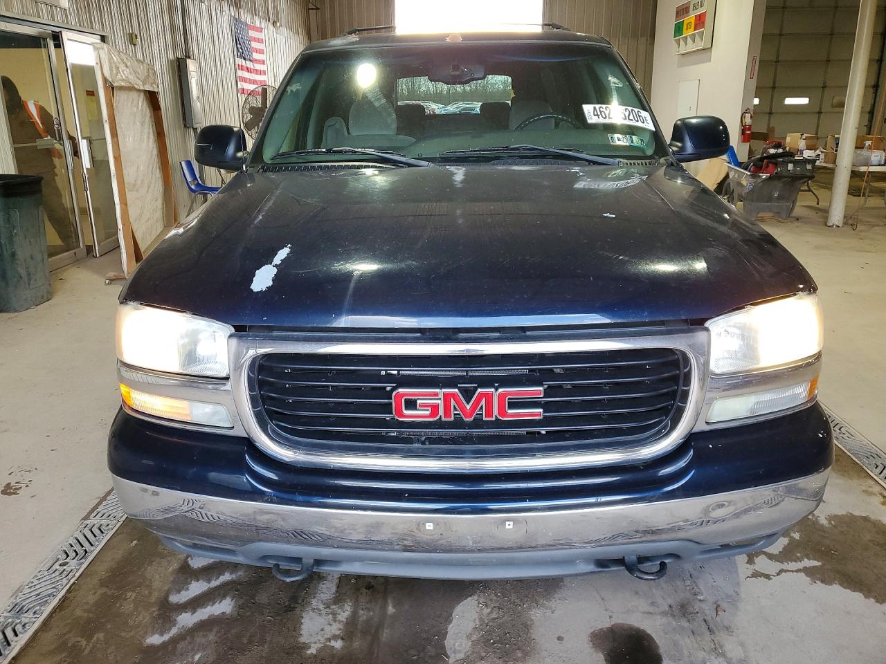 2004 GMC YUKON XL K1500 photo 9