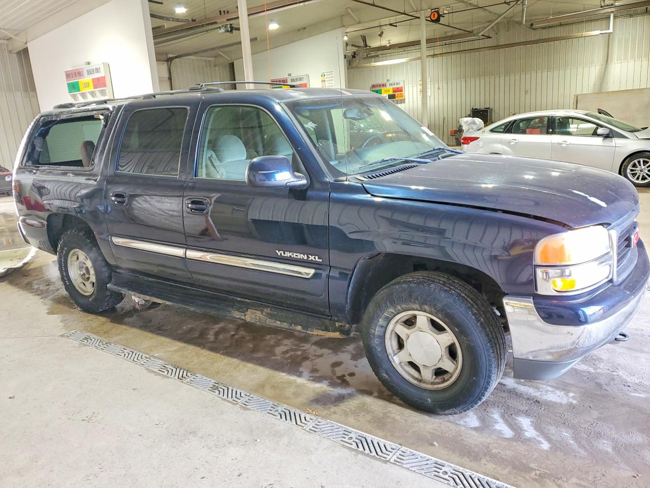2004 GMC YUKON XL K1500 photo 7