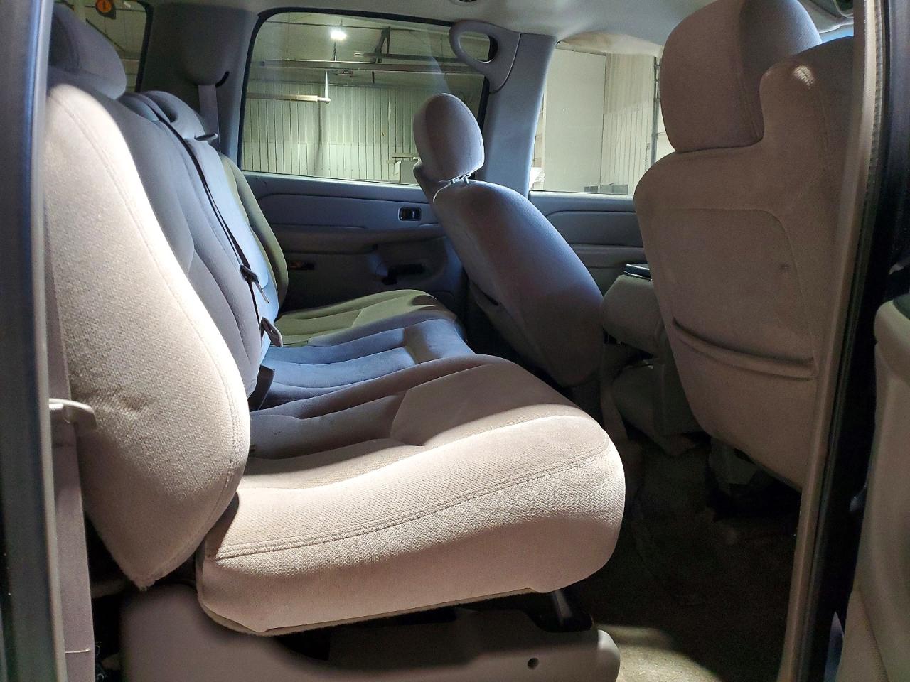 2004 GMC YUKON XL K1500 photo 21