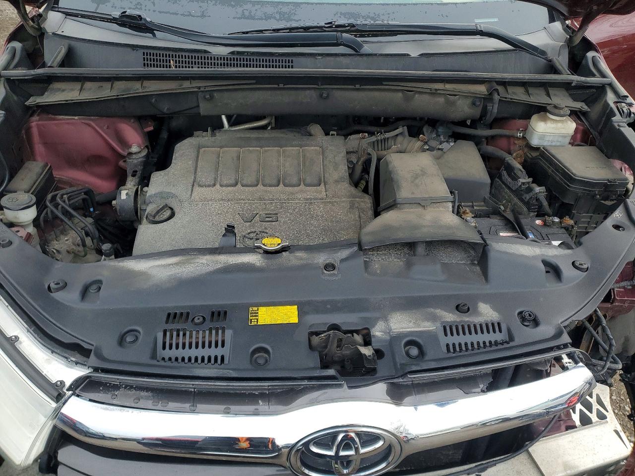 2014 TOYOTA HIGHLANDER LE photo 12