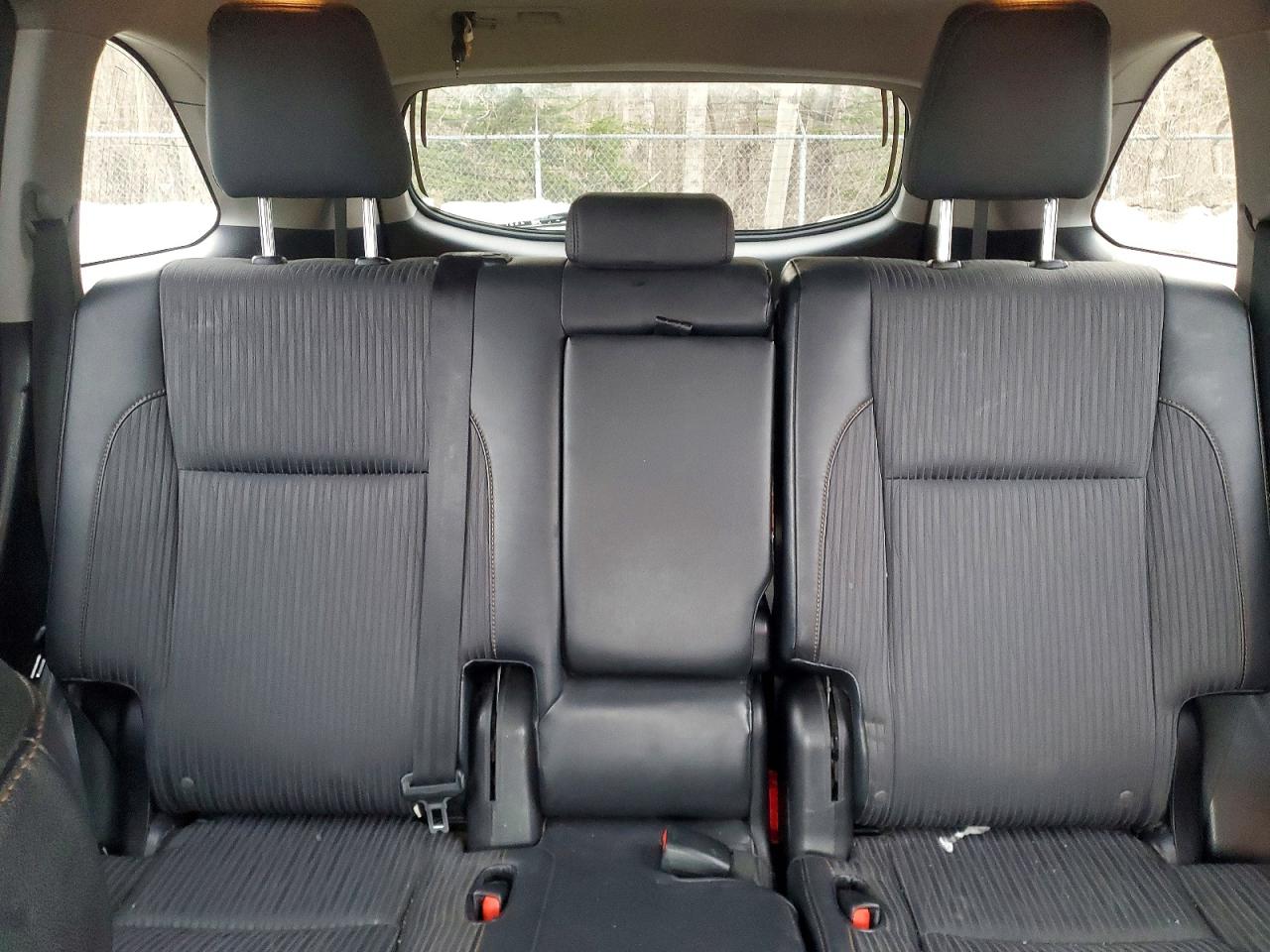2014 TOYOTA HIGHLANDER LE photo 10