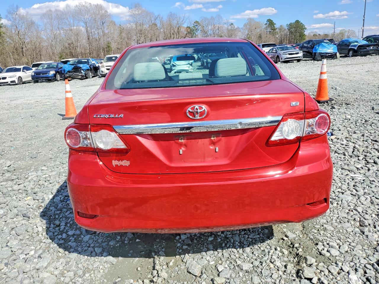2013 TOYOTA COROLLA LE photo 6