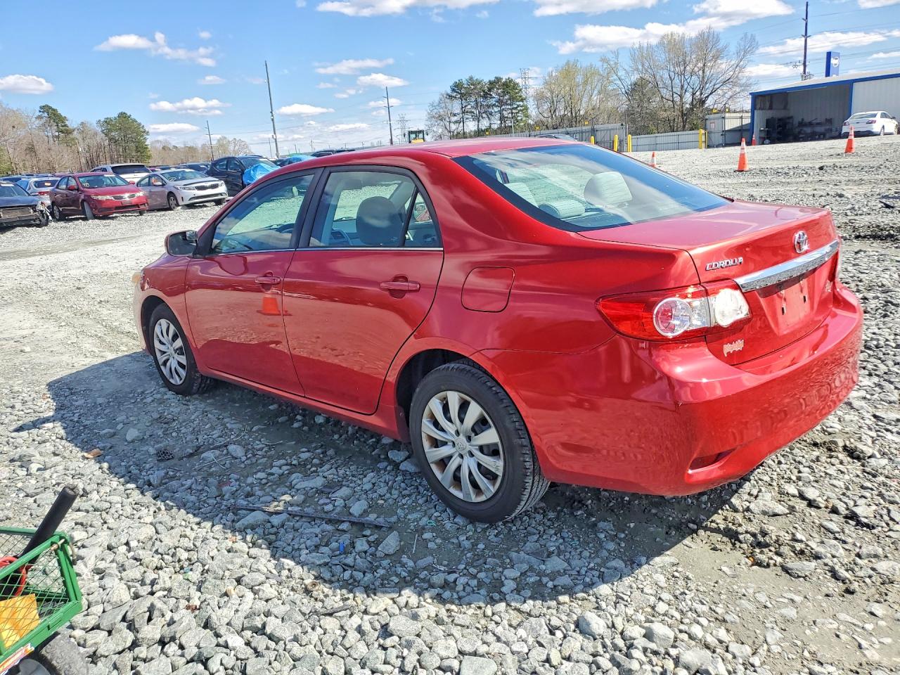 2013 TOYOTA COROLLA LE photo 2