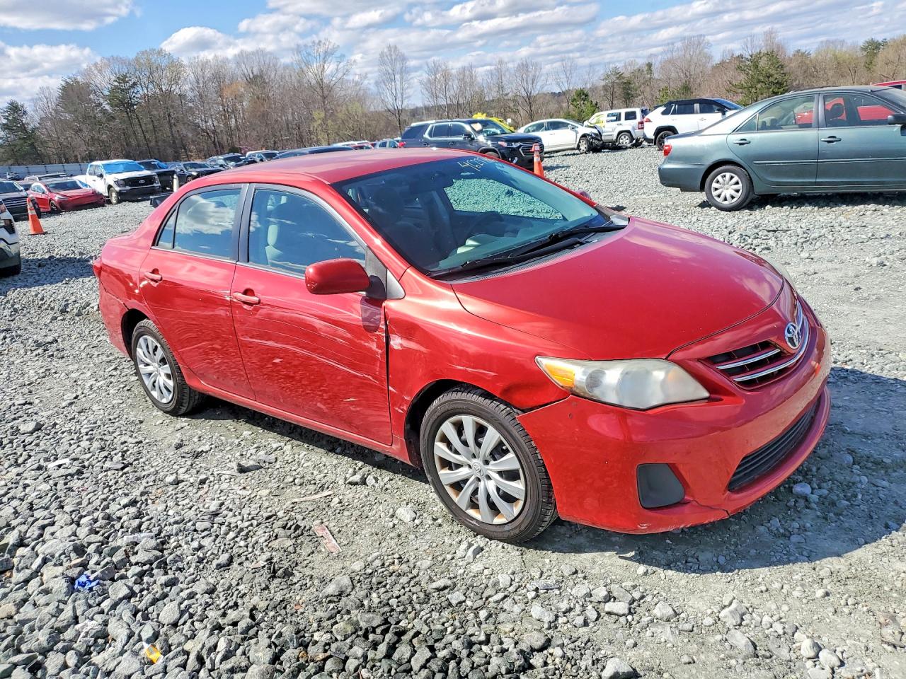 2013 TOYOTA COROLLA LE photo 4