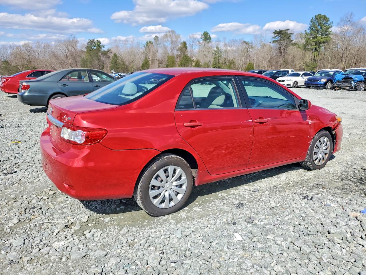 2013 TOYOTA COROLLA LE photo 3