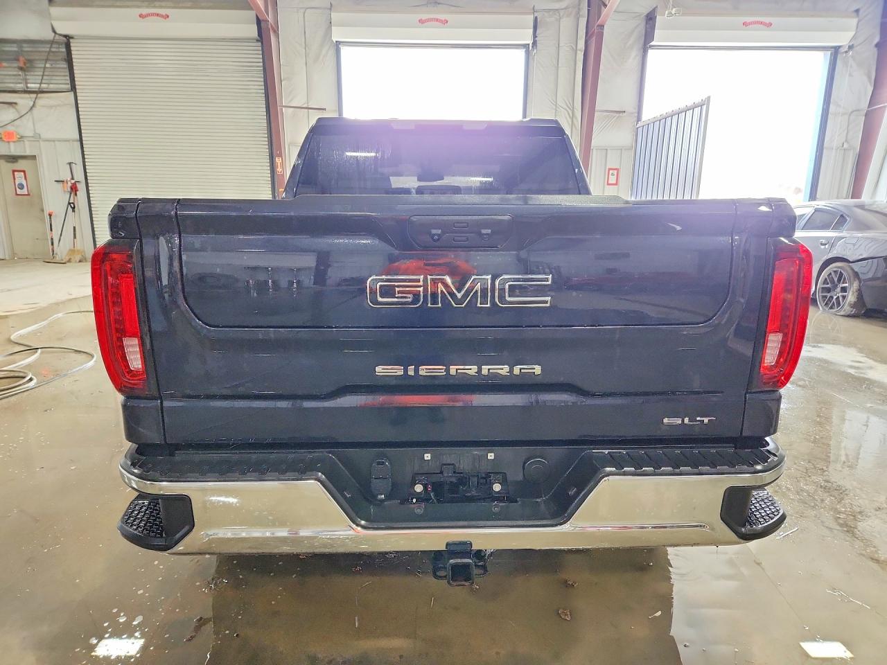 2025 GMC SIERRA K1500 SLT photo 6
