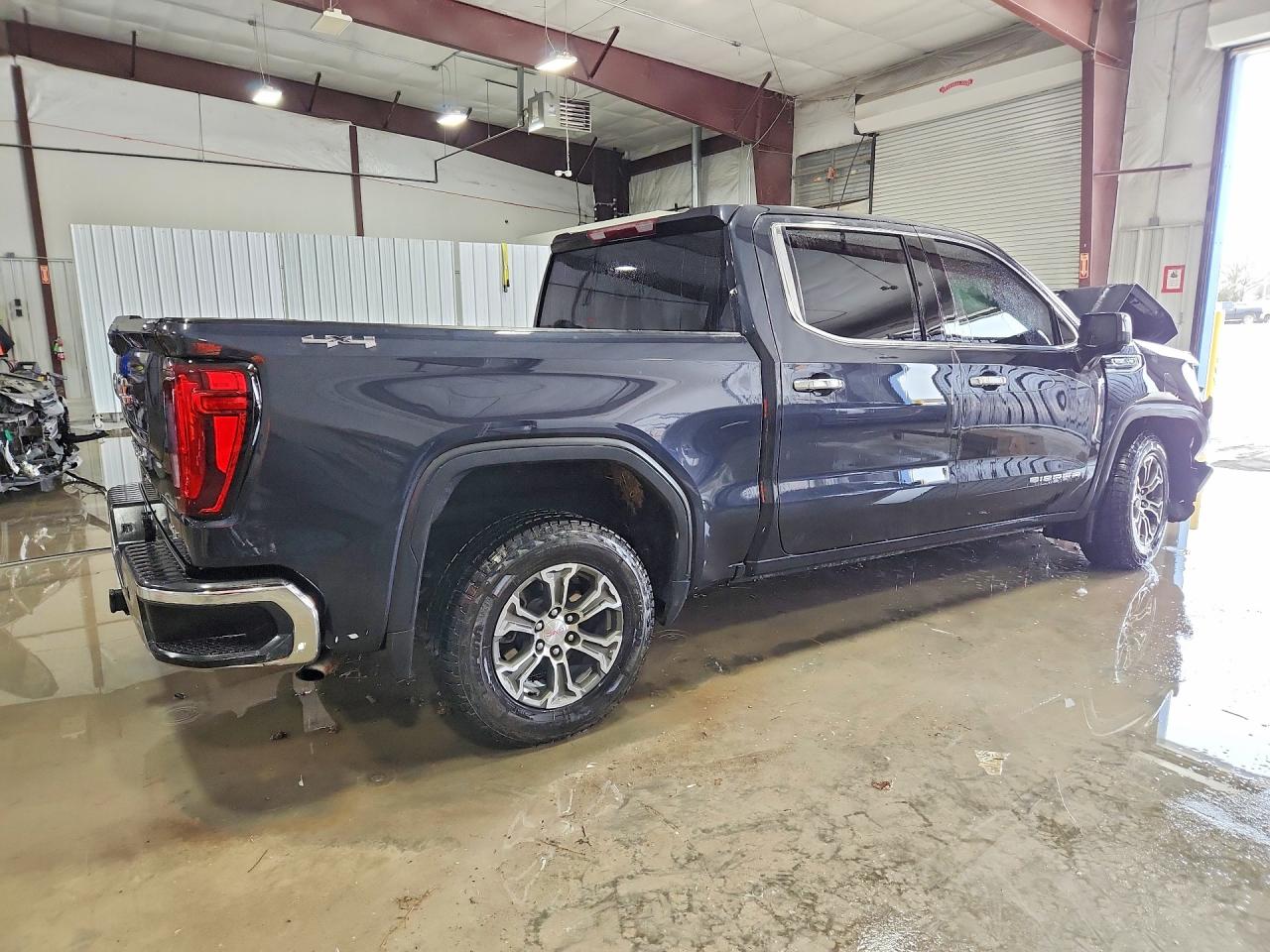 2025 GMC SIERRA K1500 SLT photo 3