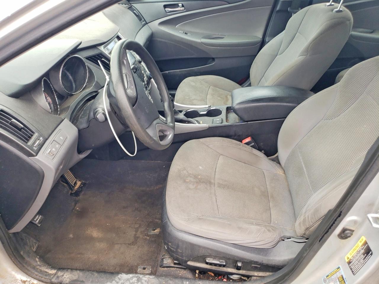 2013 HYUNDAI SONATA GLS photo 13