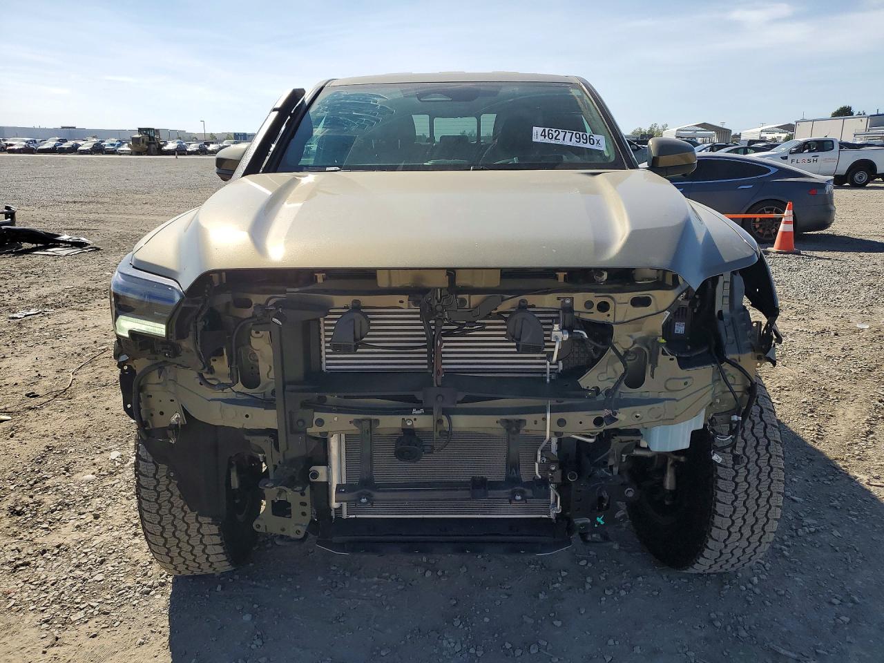 2024 TOYOTA TACOMA TRAILHUNTER HV photo 9