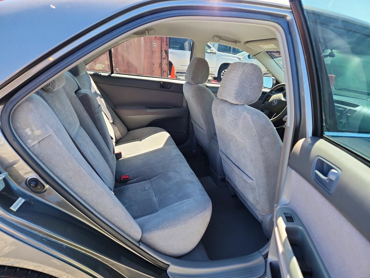2002 TOYOTA CAMRY LE photo 19