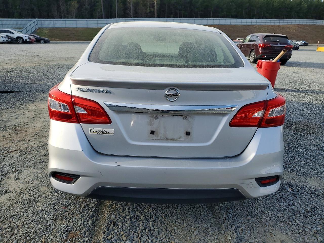 2019 NISSAN SENTRA S photo 11