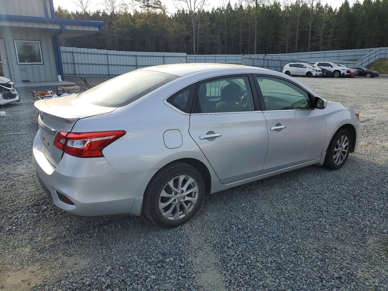 2019 NISSAN SENTRA S photo 5