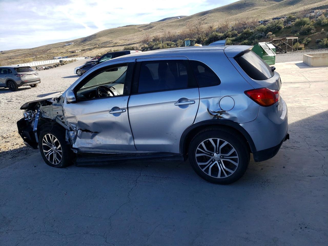 2017 MITSUBISHI OUTLANDER SPORT ES photo 3