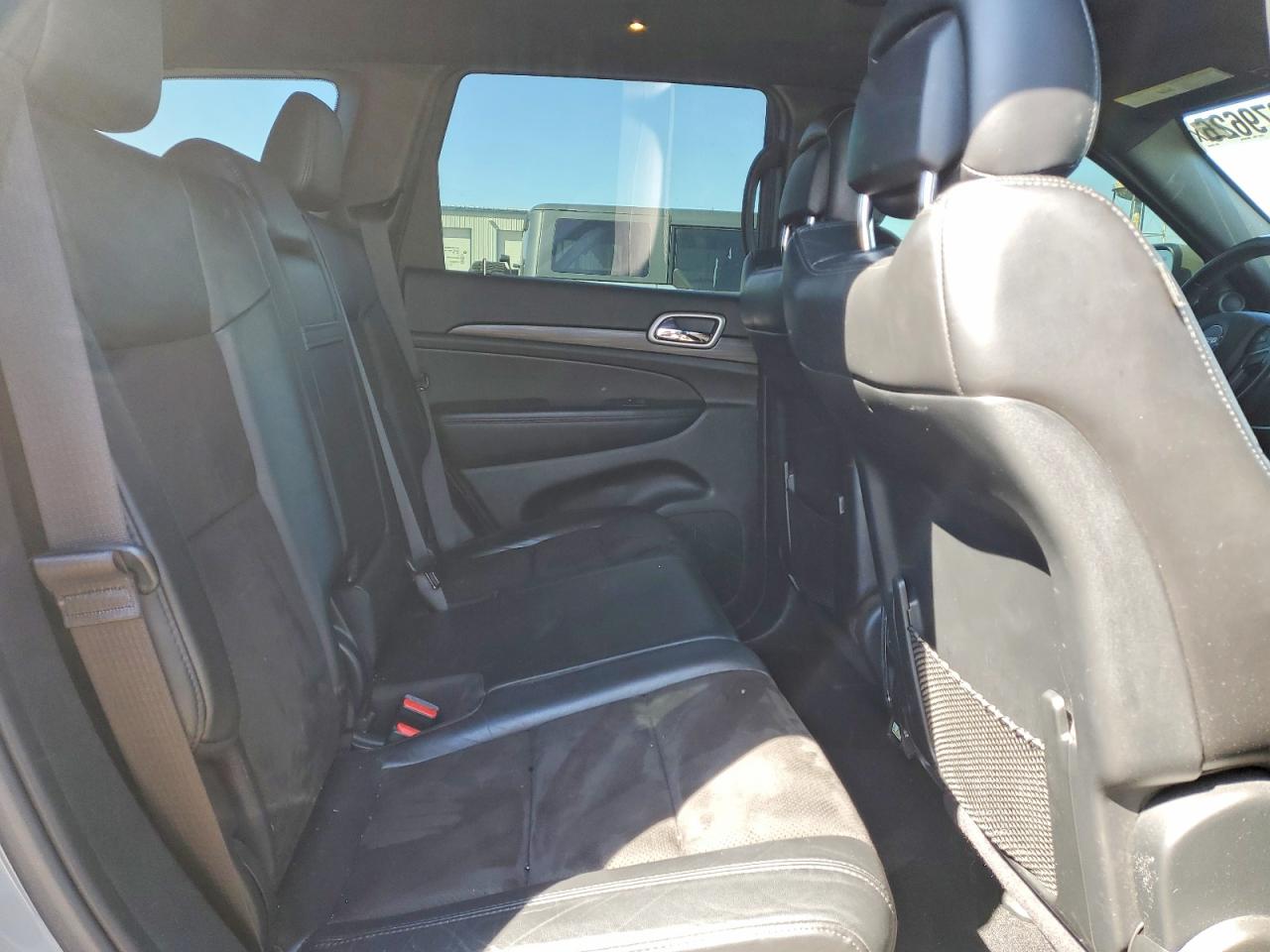 2020 JEEP GRAND CHEROKEE LAREDO photo 21
