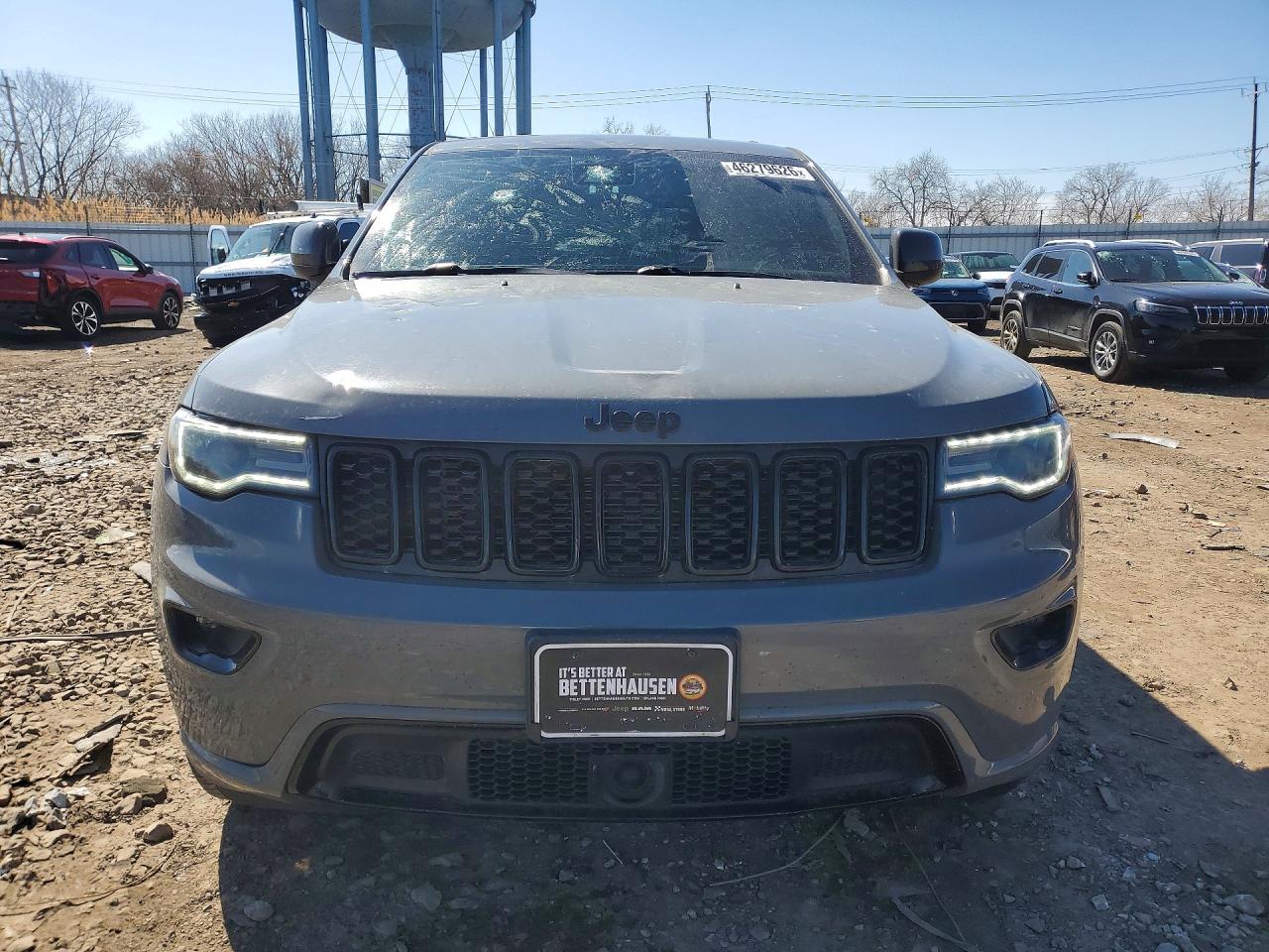 2020 JEEP GRAND CHEROKEE LAREDO photo 9