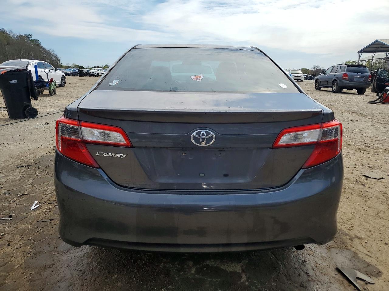 2013 TOYOTA CAMRY L photo 6