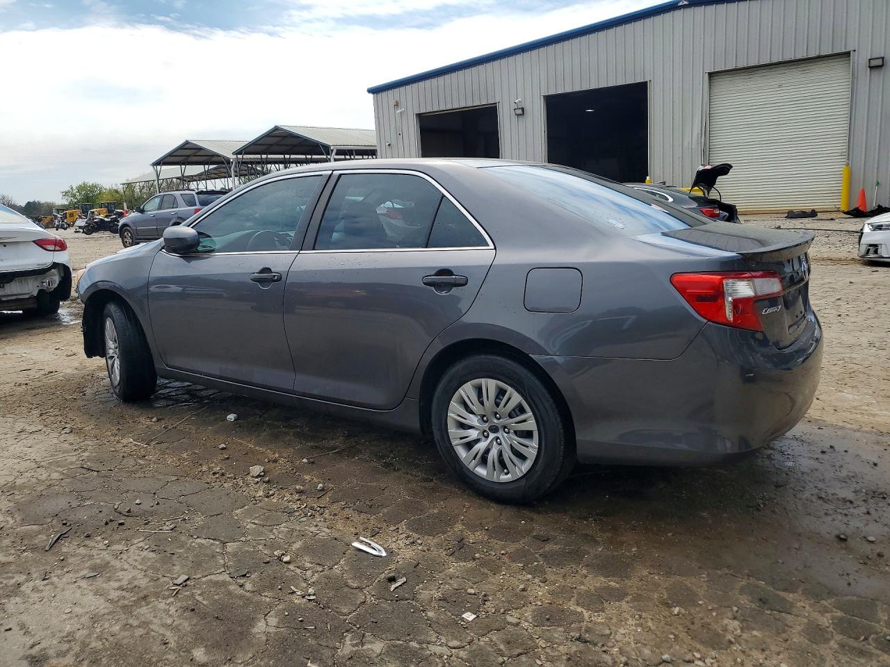 2013 TOYOTA CAMRY L photo 2