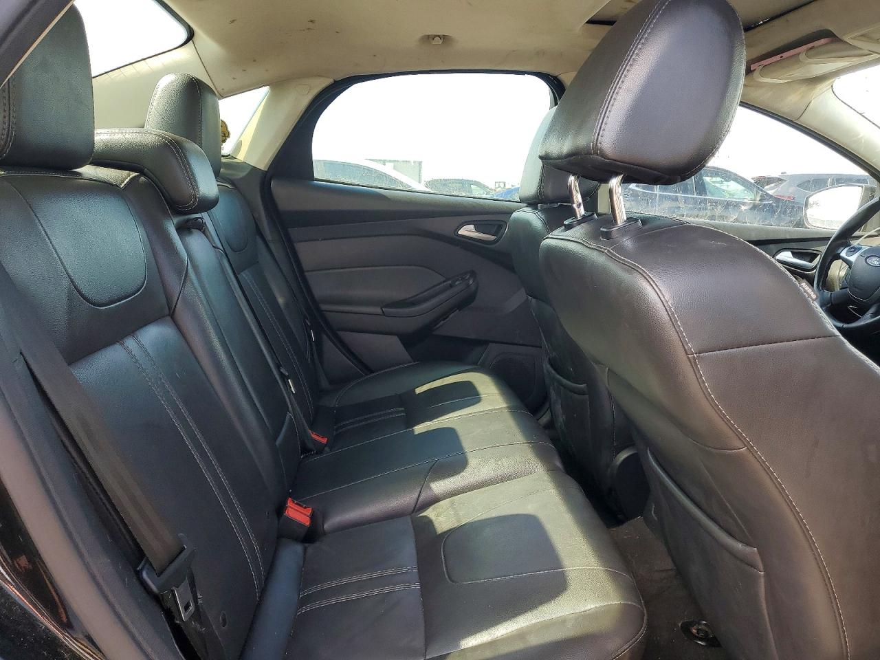 2014 FORD FOCUS SE photo 19
