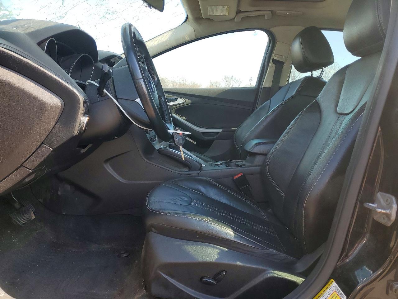 2014 FORD FOCUS SE photo 13