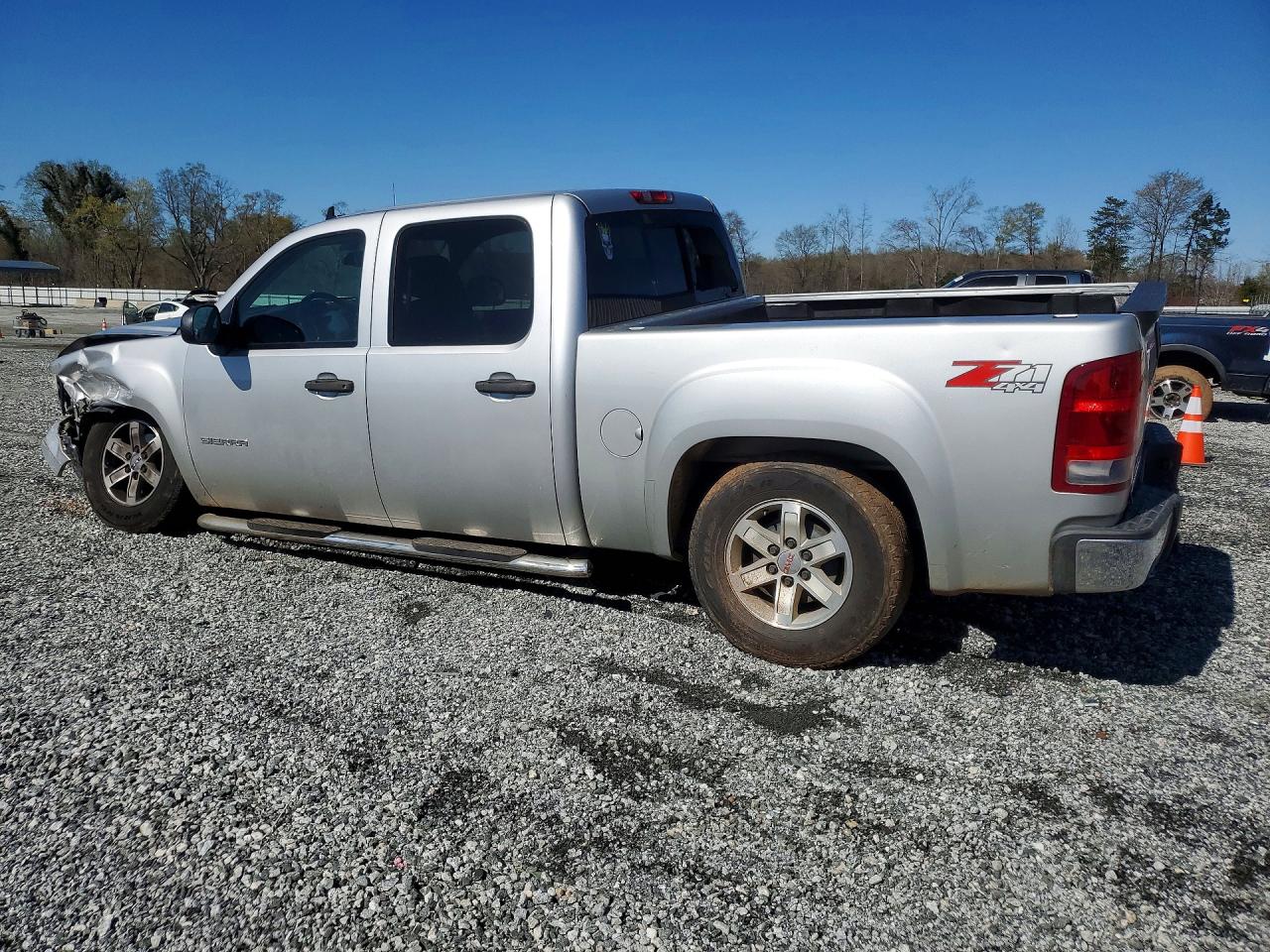 2010 GMC SIERRA K1500 SLE photo 3
