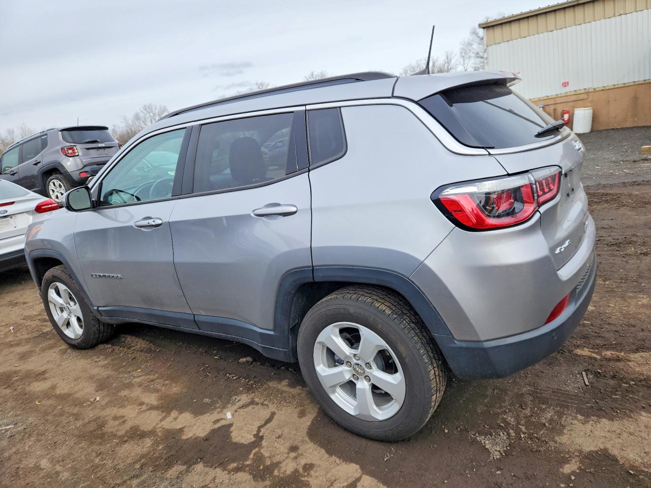 2019 JEEP COMPASS LATITUDE photo 3