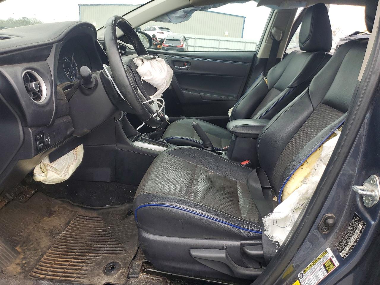 2019 TOYOTA COROLLA SE photo 19