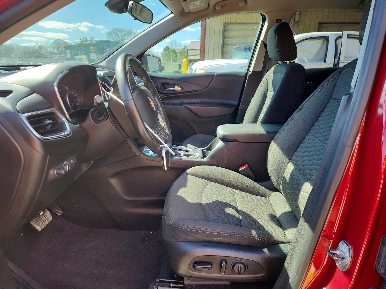 2020 CHEVROLET EQUINOX LT photo 13