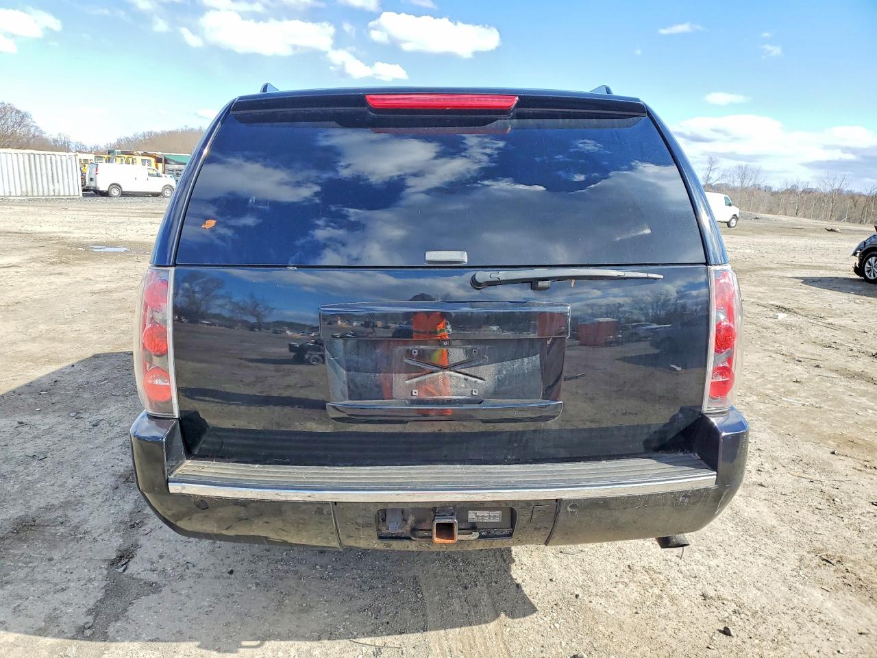 2012 GMC YUKON XL DENALI photo 16