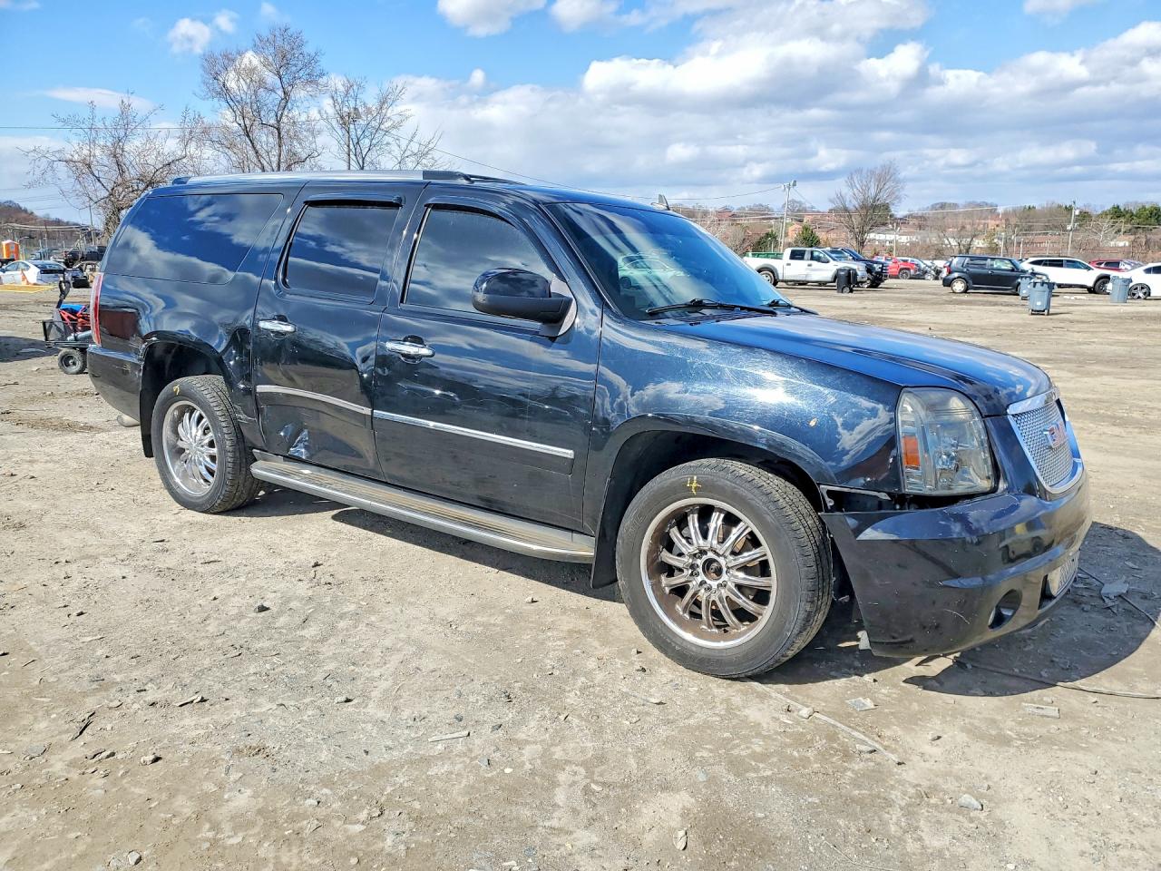 2012 GMC YUKON XL DENALI photo 10